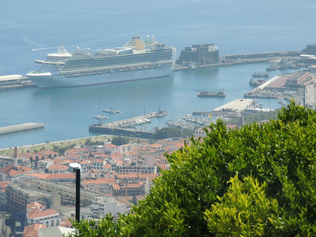 Studio Flat With Pool Funchal  Luaran gambar